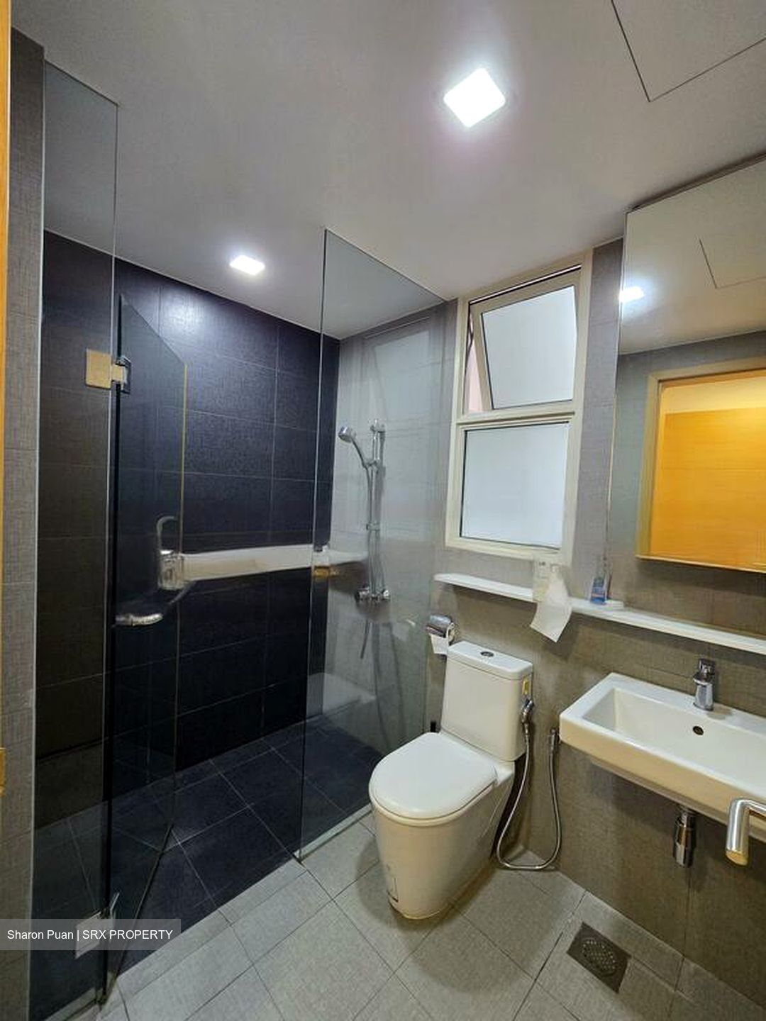 Vacanza @ East (D14), Condominium #565260951